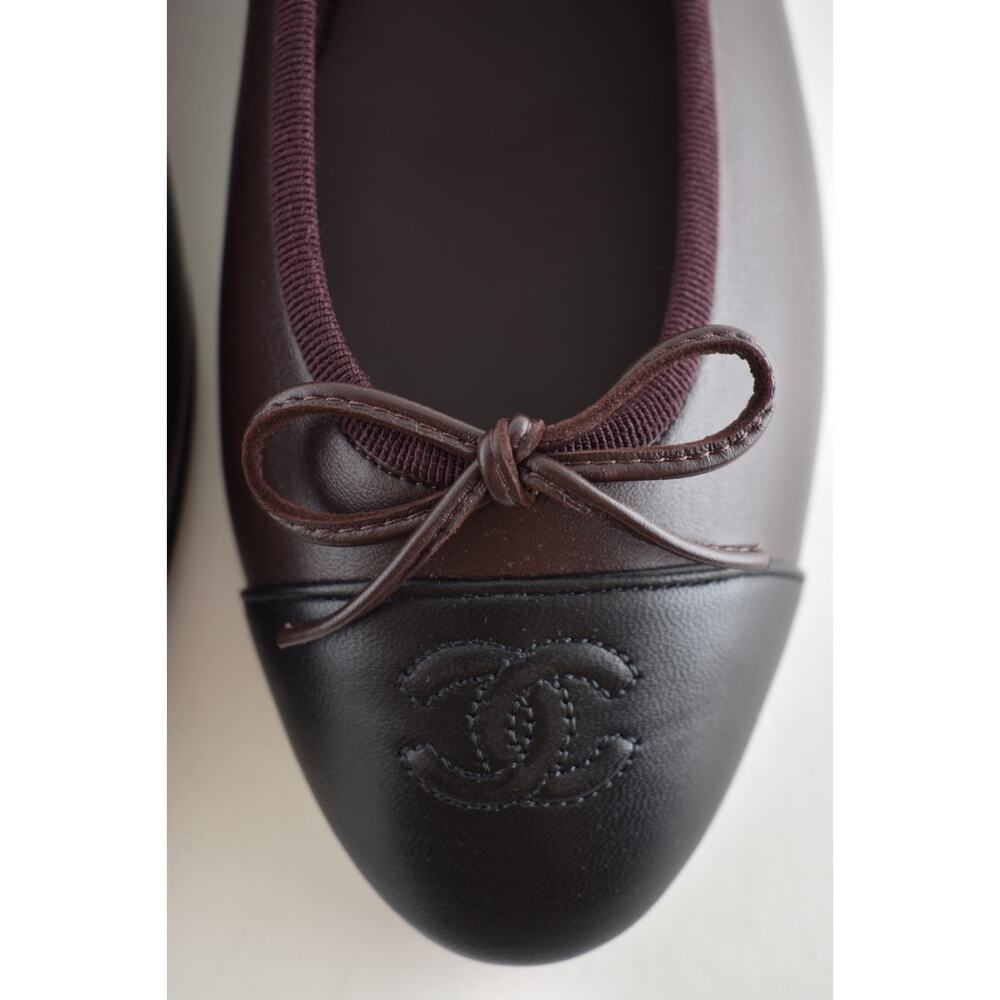 Chanel 26K Chocolate Dark Brown Black Lambskin CC Cap Ballet Ballerina Flat 37.5 - Picture 15 of 16